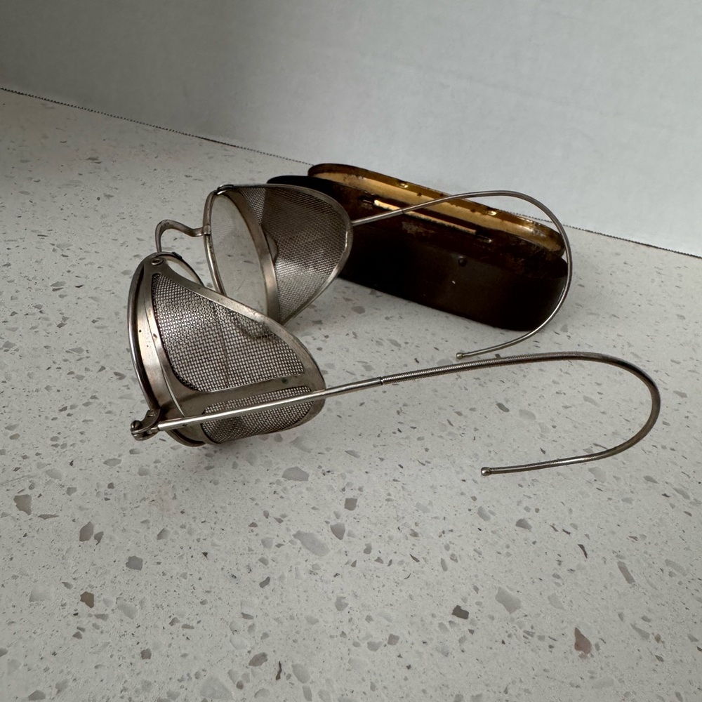 1920’s Antique Willson Goggles Safety
Glasses Spectacles Cool Vtg Steampunk case